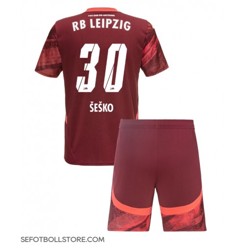 RB Leipzig Benjamin Sesko #30 Replika babykläder Bortaställ Barn 2024-25 Kortärmad (+ korta byxor)